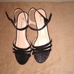🐨 2/$25 Lorraine Berkly Dressy Black Shoes